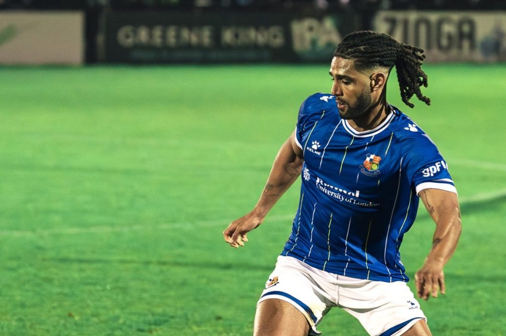 Wealdstone defender Barrett sidelined by ACL injury