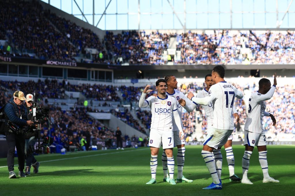 Neto’s brace gives Chelsea victory at Everton